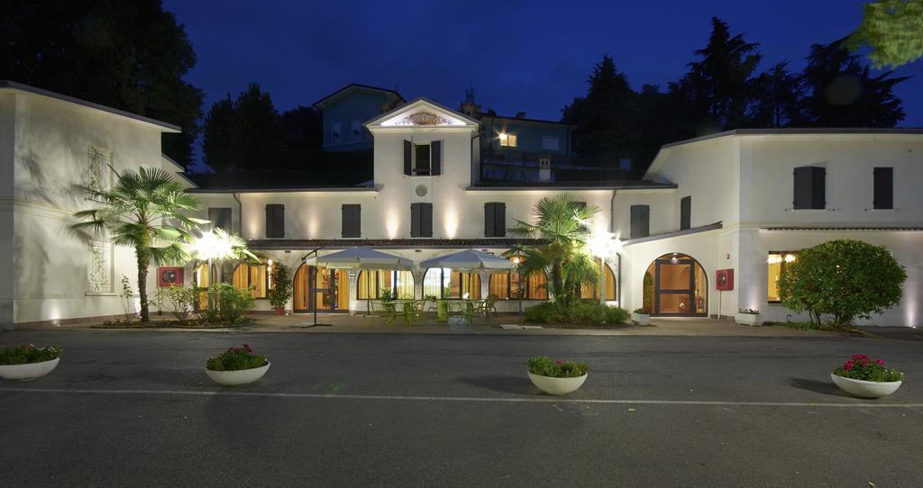 קסטיליונה דלה סטיביירה Hotel Ristorante La Grotta מראה חיצוני תמונה