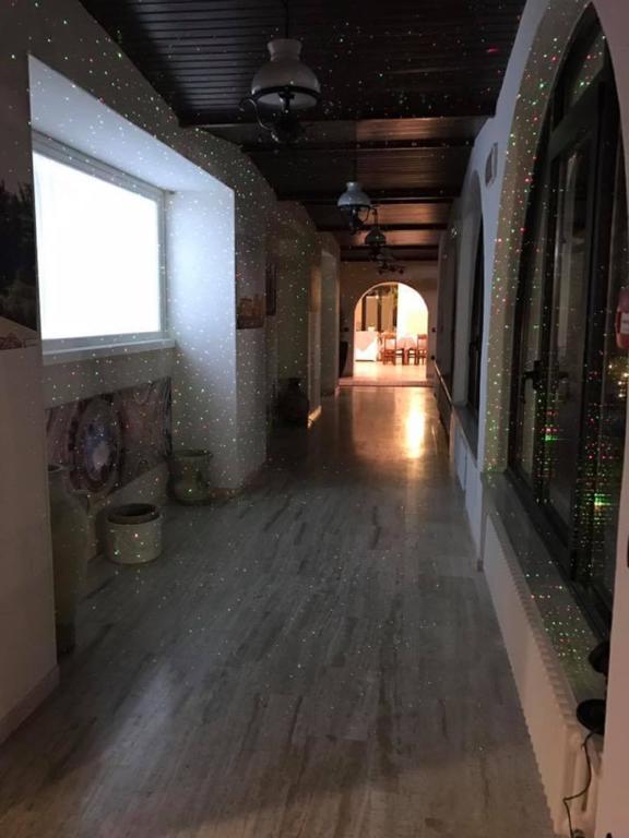 קסטיליונה דלה סטיביירה Hotel Ristorante La Grotta מראה חיצוני תמונה