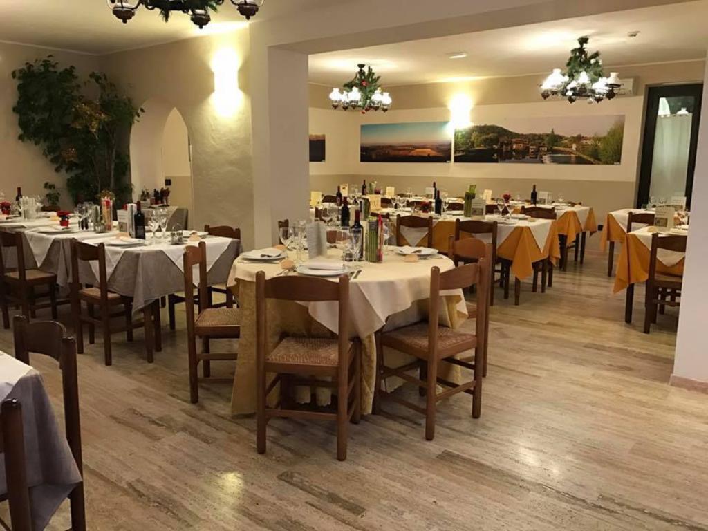 קסטיליונה דלה סטיביירה Hotel Ristorante La Grotta מראה חיצוני תמונה