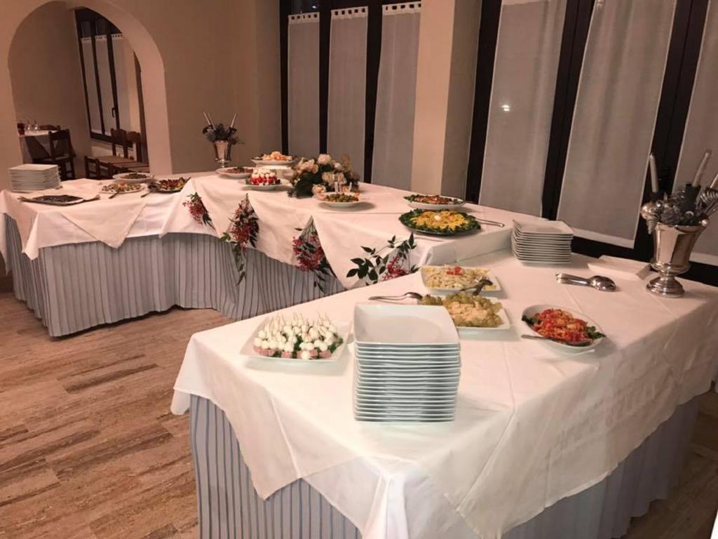 קסטיליונה דלה סטיביירה Hotel Ristorante La Grotta מראה חיצוני תמונה