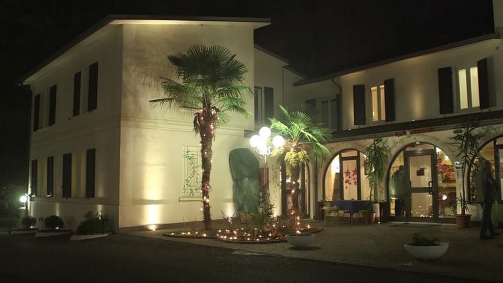 קסטיליונה דלה סטיביירה Hotel Ristorante La Grotta מראה חיצוני תמונה