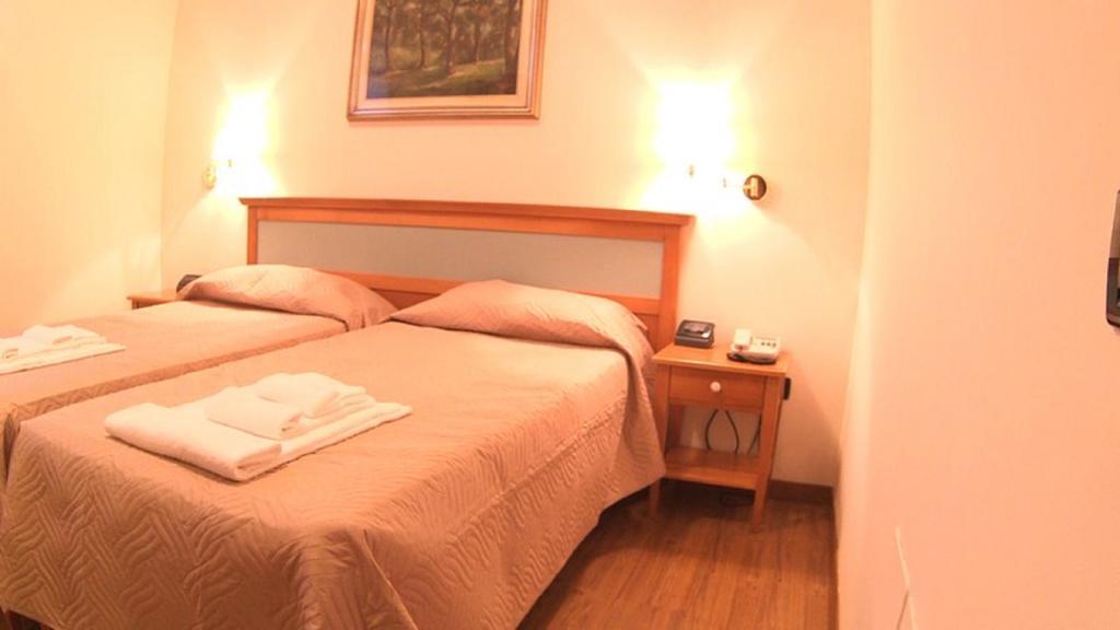קסטיליונה דלה סטיביירה Hotel Ristorante La Grotta מראה חיצוני תמונה